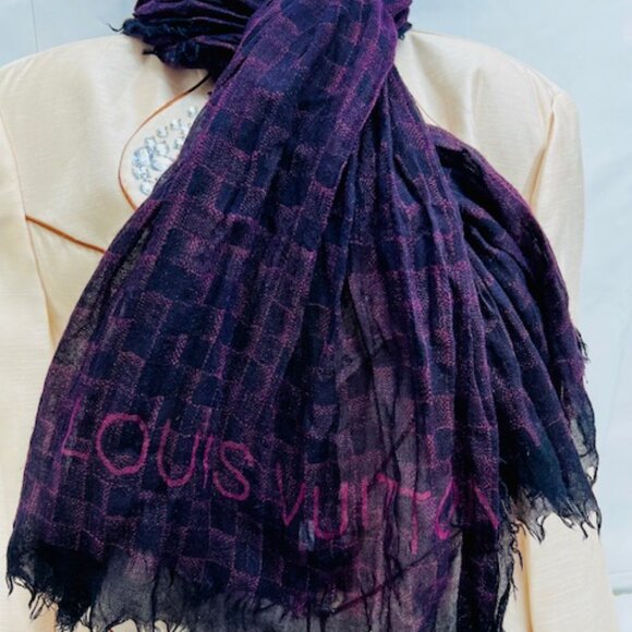 LOUIS VUITTON Etole Fringe Shawl Scarf 70% Cashmere/30% Silk  80" x51" 401910(42 - Picture 14 of 15